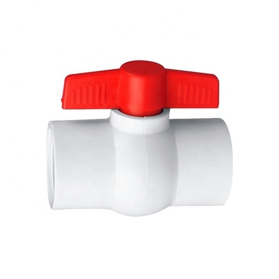 Valve à bille en PVC de longueur standard de 1,5 pouce pour l' irrigation Couleur bleue et matériau