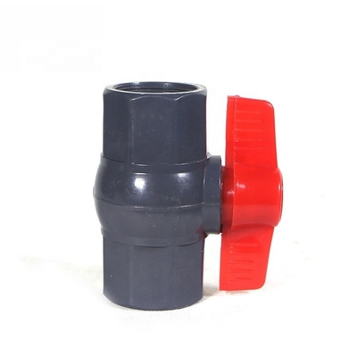 Fabrication de soupapes à bille en PVC 50 mm en plastique avec prise