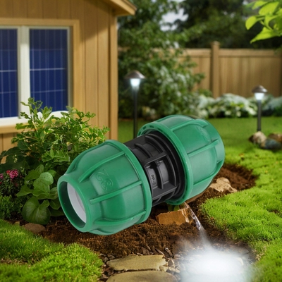 Réglage par goutte à goutte en plastique PP Tee équipement de compression avec technique forgée et tête ronde