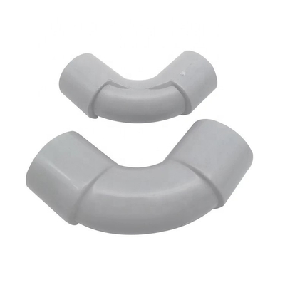 L'équipement de soudage électrique est équipé d'un conduit de raccordement en PVC blanc de 25 mm