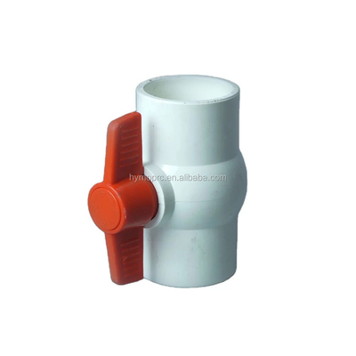 ASTM DIN Standard Valve à bille en PVC blanc de toutes tailles avec une taille de 1,5 pouce et une poignée rouge