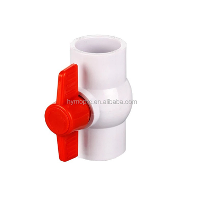 ASTM DIN Standard Valve à bille en PVC blanc de toutes tailles avec une taille de 1,5 pouce et une poignée rouge