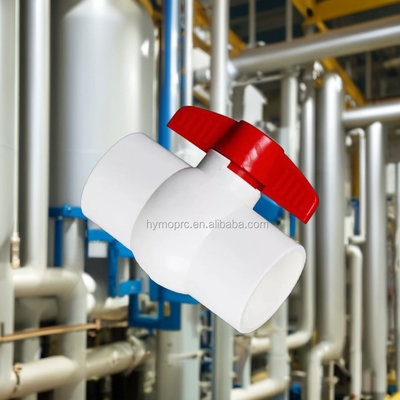 ASTM DIN Standard Valve à bille en PVC blanc de toutes tailles avec une taille de 1,5 pouce et une poignée rouge