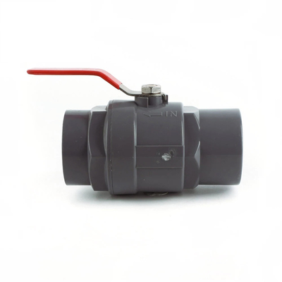 Valve à bille à deux pièces en PVC à poignée ABS standard ISO/ASTM pour et pratique à Shanghai