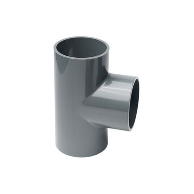 Les raccords en PVC durables pour les raccords de tuyaux d'eau de longueur standard dans l'irrigation